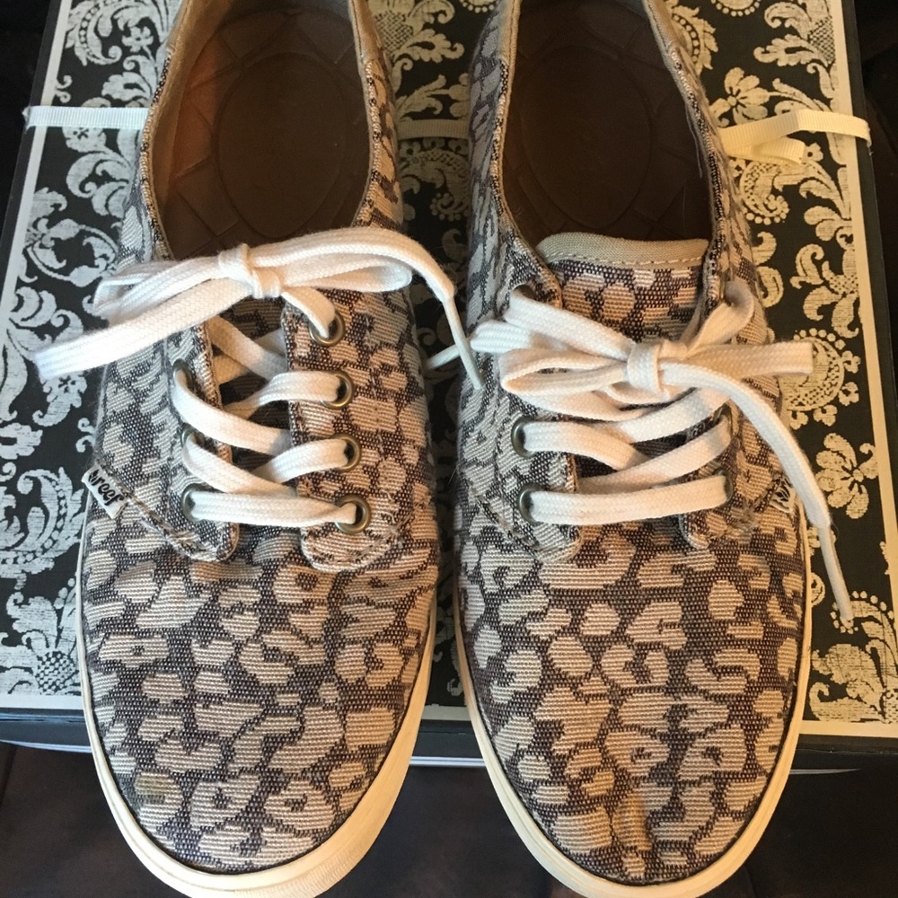 Reef Canvas Shoes